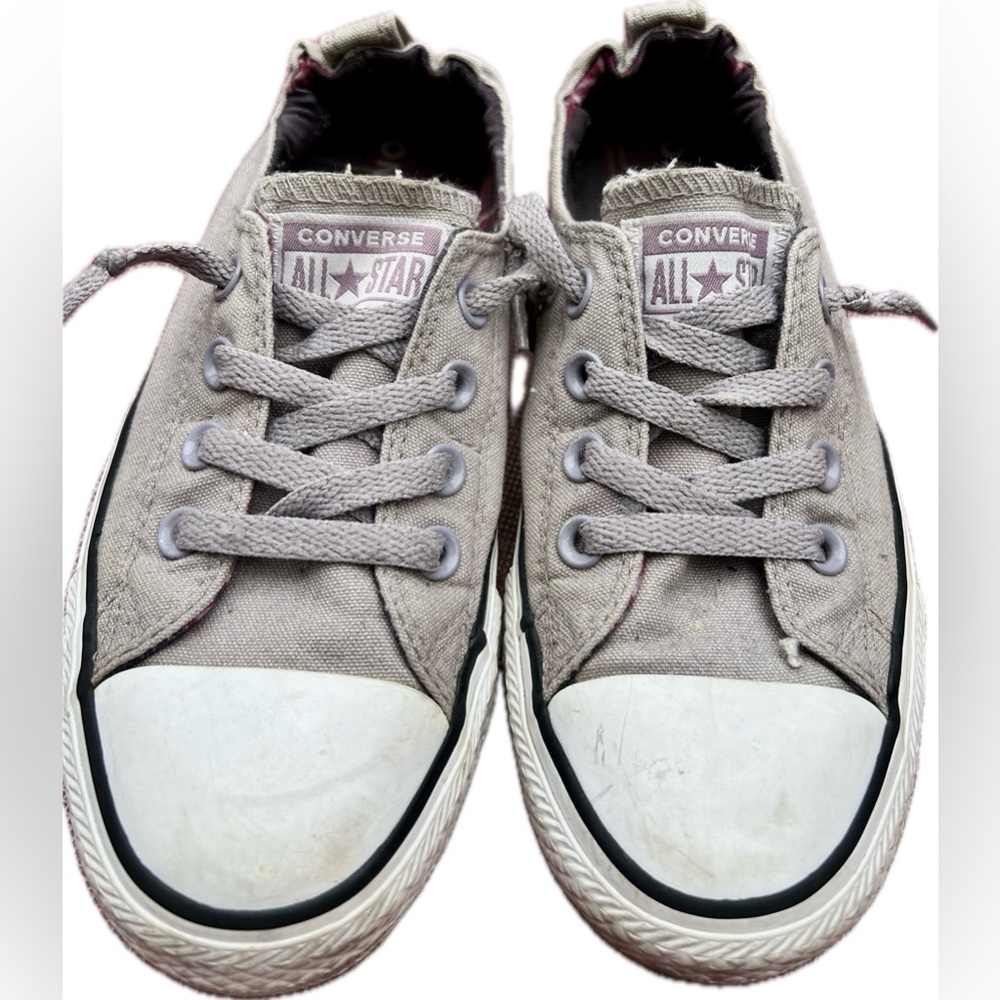 CONVERSE ALL STAR CHUCK TAYLOR ALL STAR  W Size 6 w/Elastic On Rear Heel Slip On